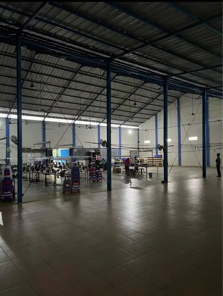 Dijual/disewakan gedung ex garment dan lapangan futsal