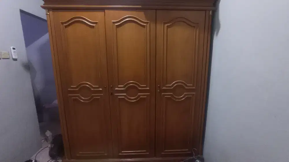 Jual cepat Lemari kayu jati 3 pintu
