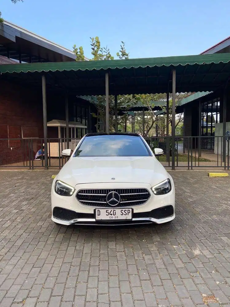 Mercedes-Benz E200 2023 Bensin