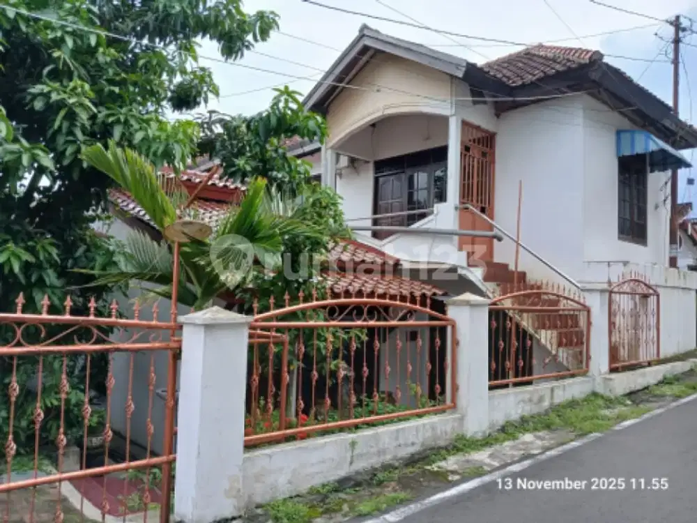 Rumah Dua Lantai Strategis Di Candisari A4195