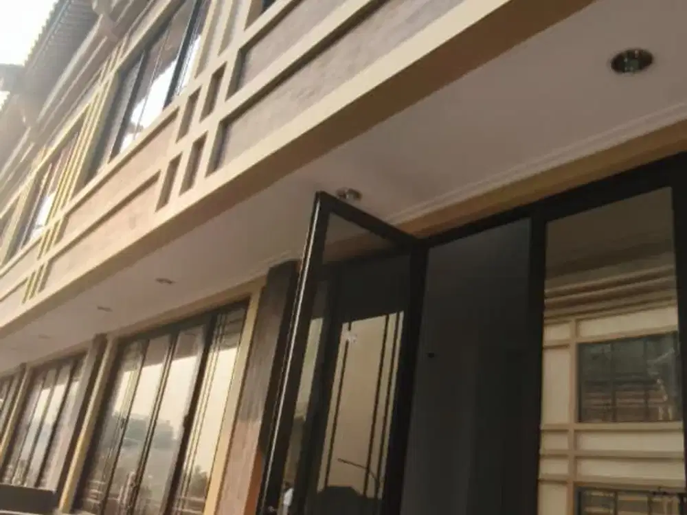 Rukan 3 Lantai di CBD Boulevard ,Green Lake City  Cipondoh Tangerang