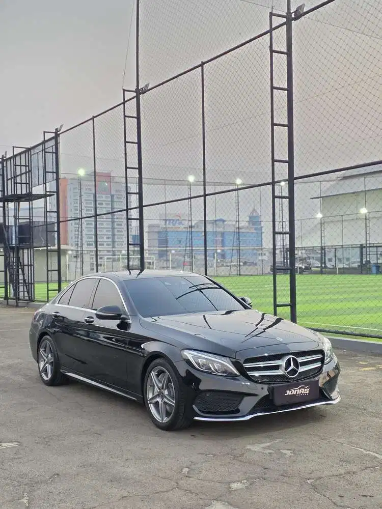 Mercedes-Benz C300 2018 Bensin