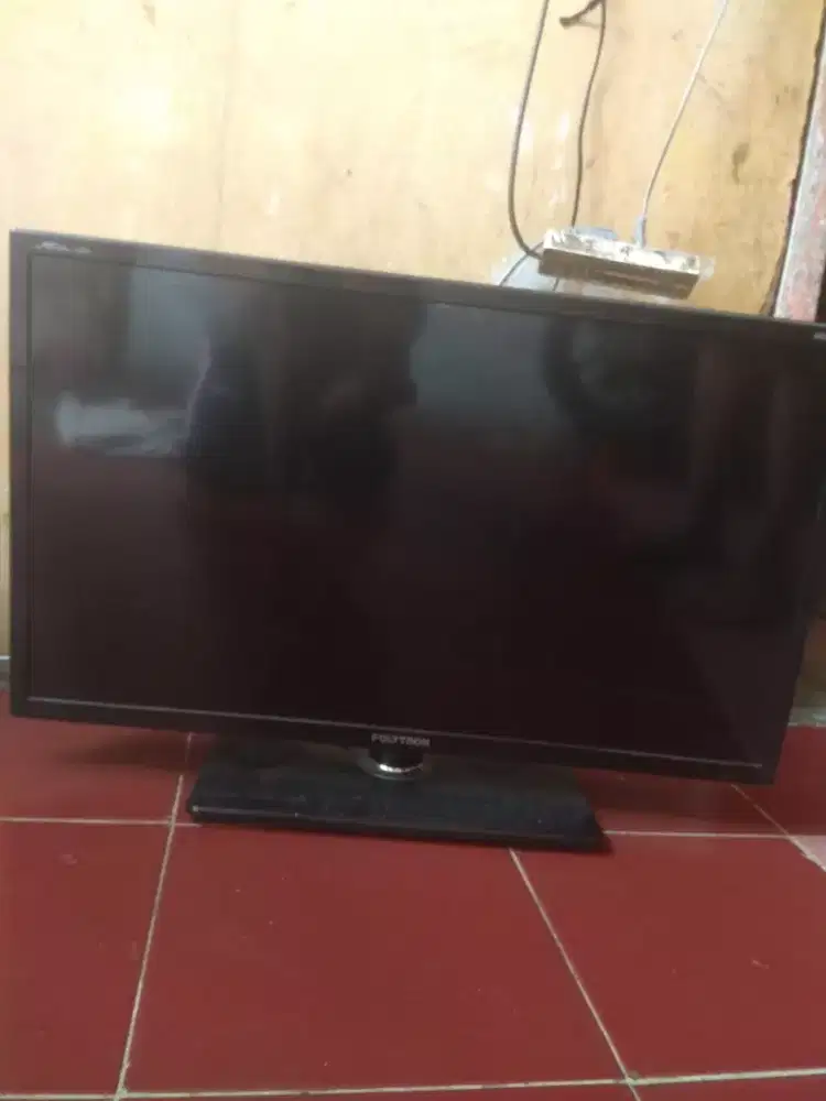 Tv led polytron 32 inch analog