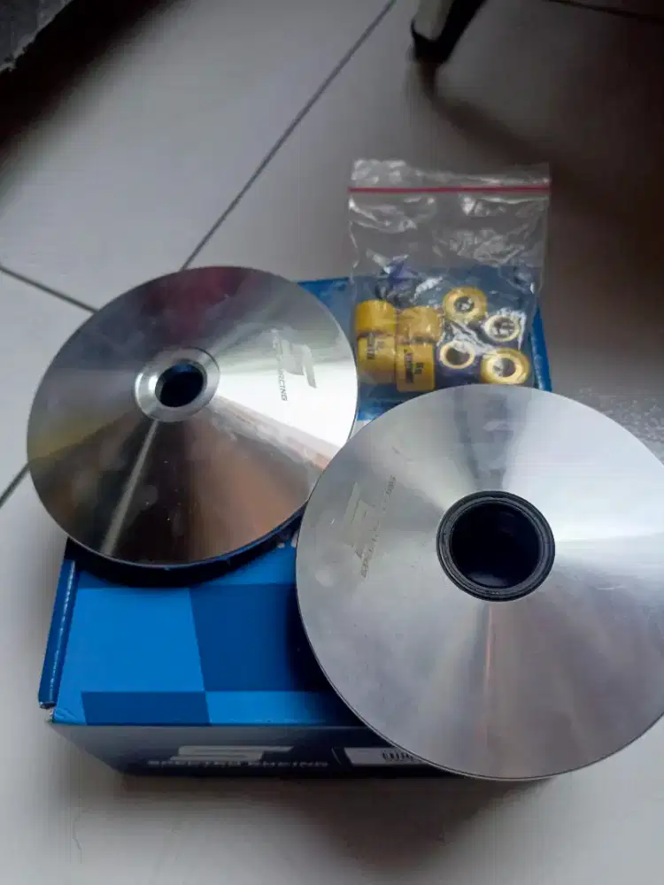 Pulley depan 1 set