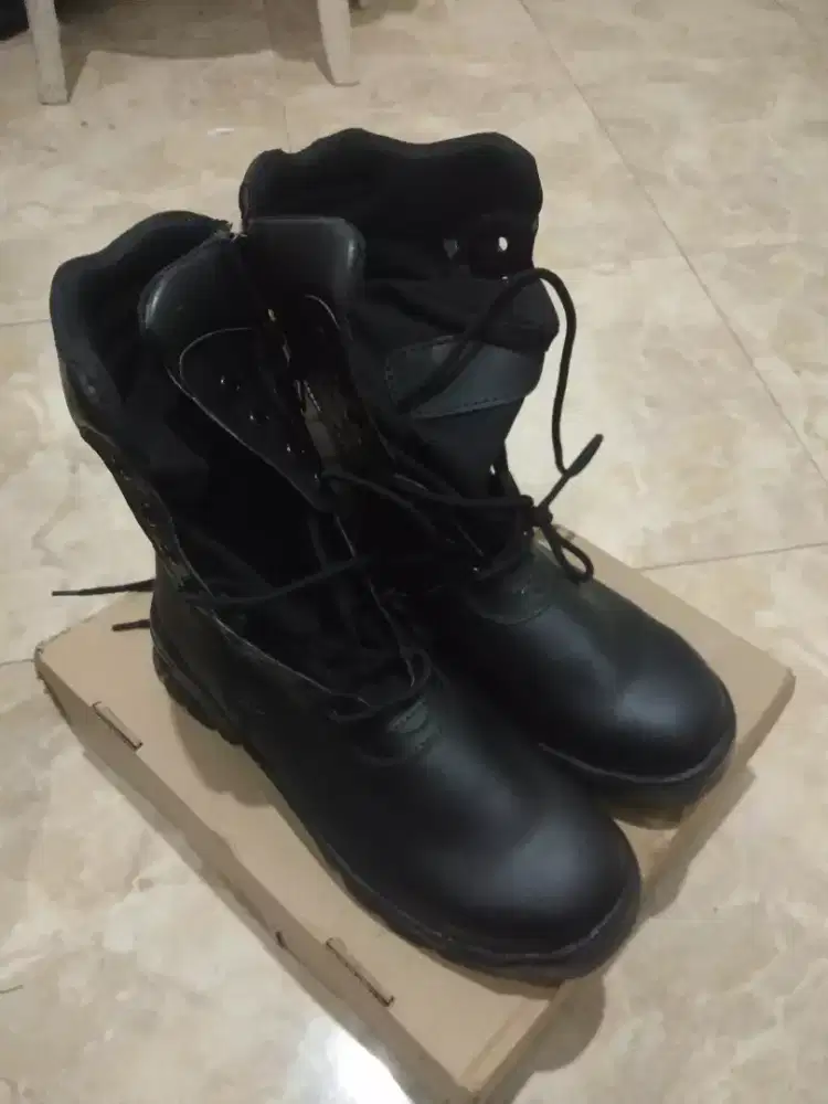 Sepatu PDL satpam uk 42