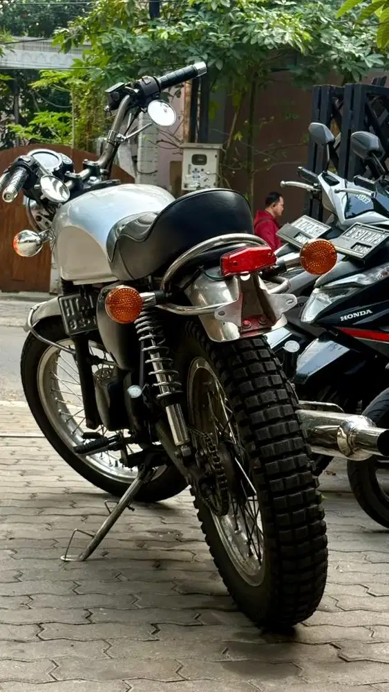 Kawasaki w175 SE British
