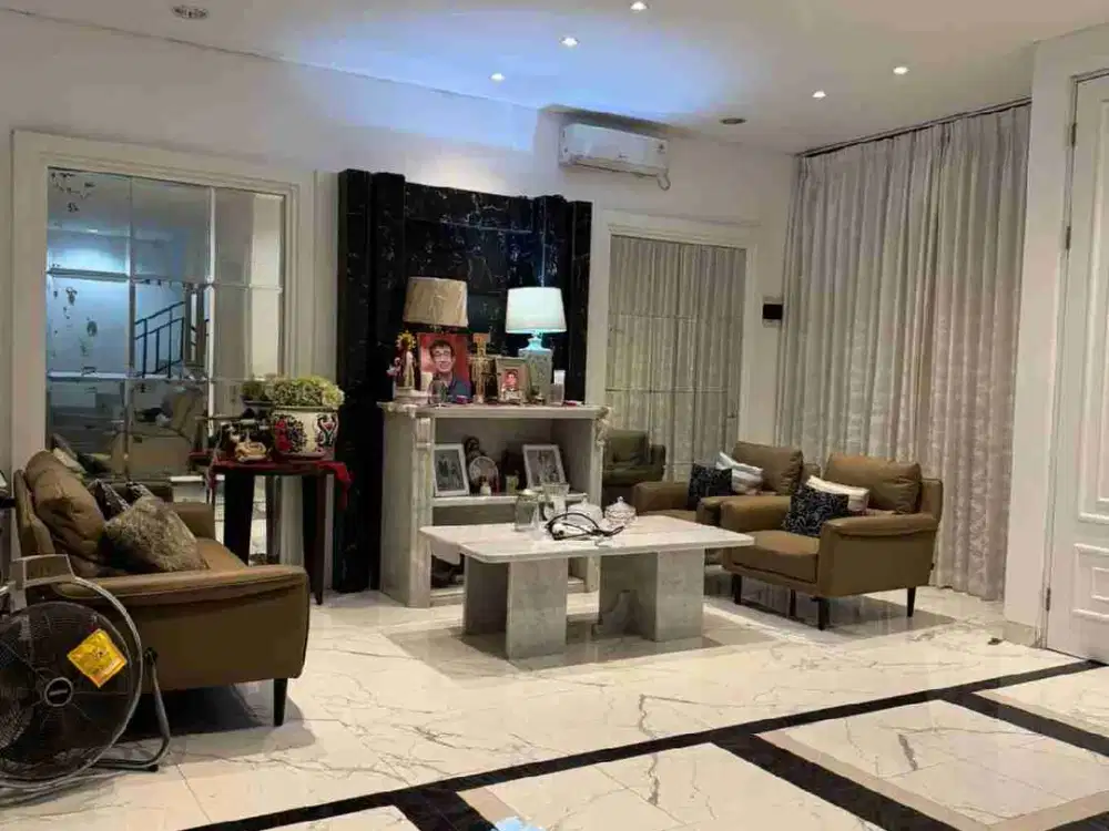 Rumah di Cluster River Garden JGC - 6 KT, LT 180 m², 7 AC, Water Heater Siap Huni
