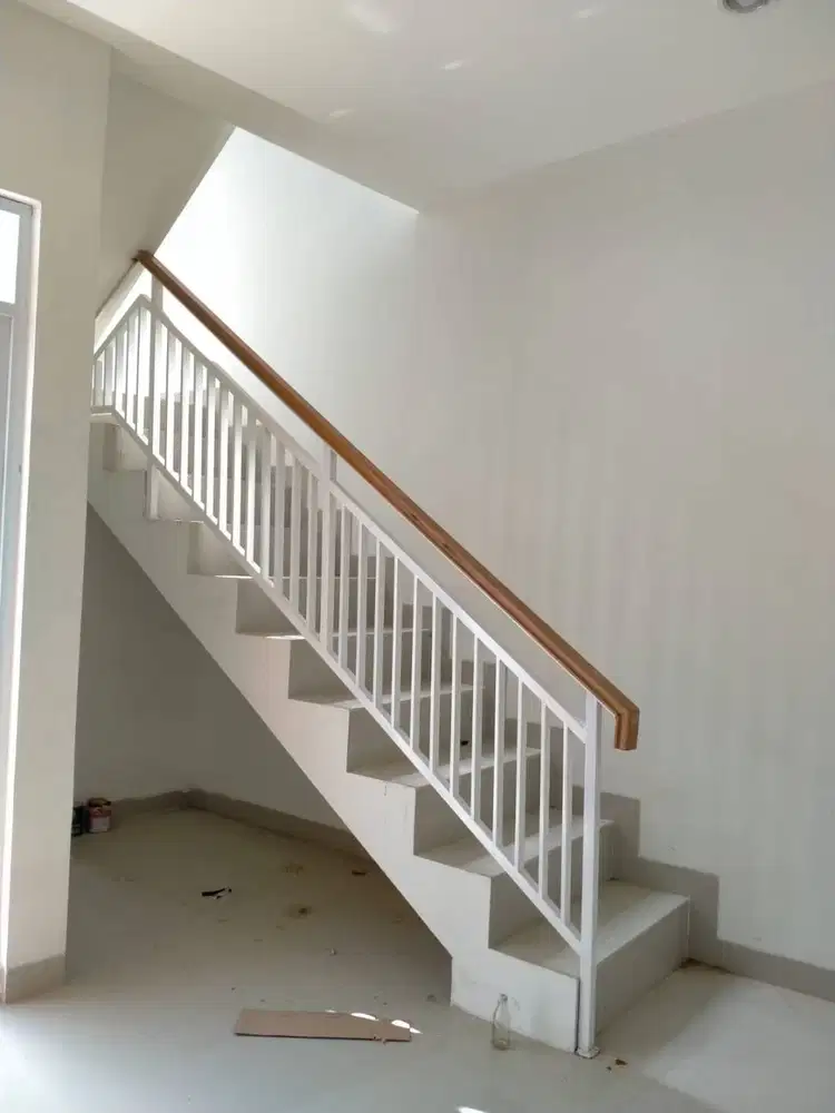 Railing Tangga Besi Minimalis untuk Rumah