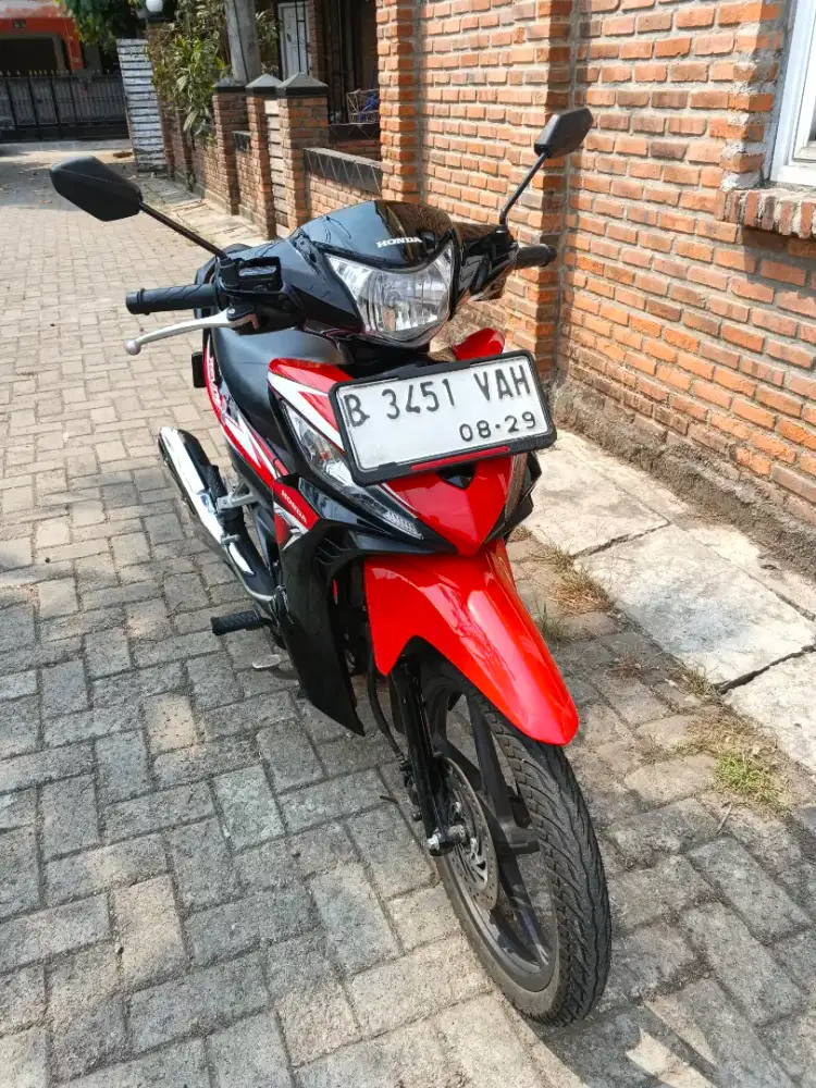 Honda Revo X FI CW 2024 Mulus Km low Pajak On 2027 Panjang