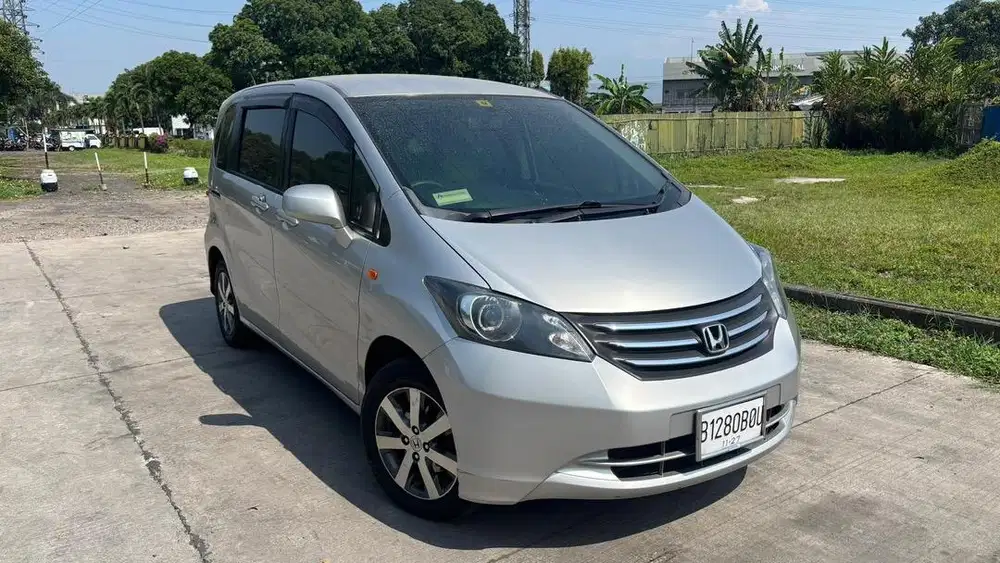 Honda Freed SD Automatic 2011