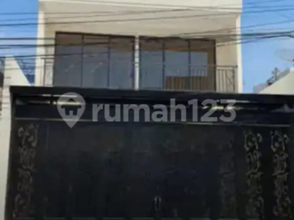 Rumah Tiga Lantai Bagus Siap Huni di Semarang Tengah A5643