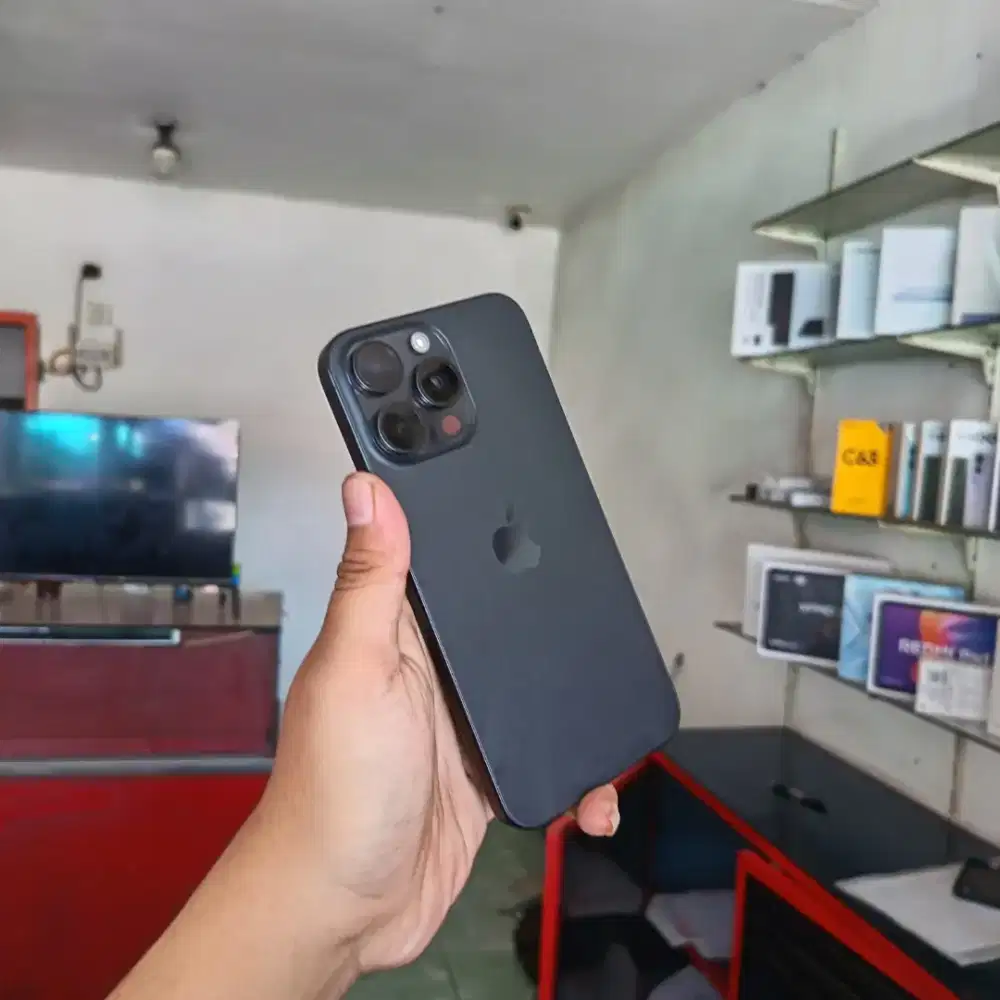 Iphone 15 Pro Max 256gb iBox fullset original dan bergaransi. Bisa TT