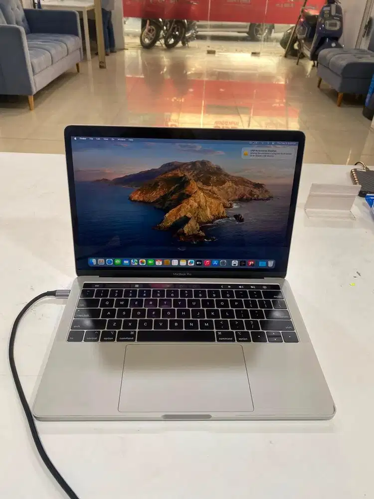 MACBOOK PRO 2019 i5 8/256 13INCH
