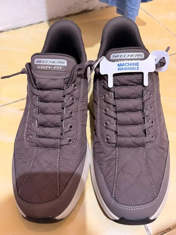 sepatu skechers baru