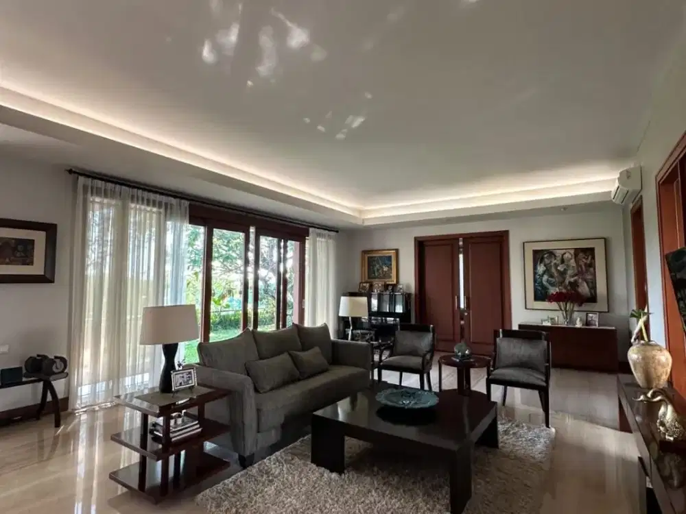 Rumah Pakuwon Indah, Area Golf, Hadap Timur • Lantai Marmer + Kayu