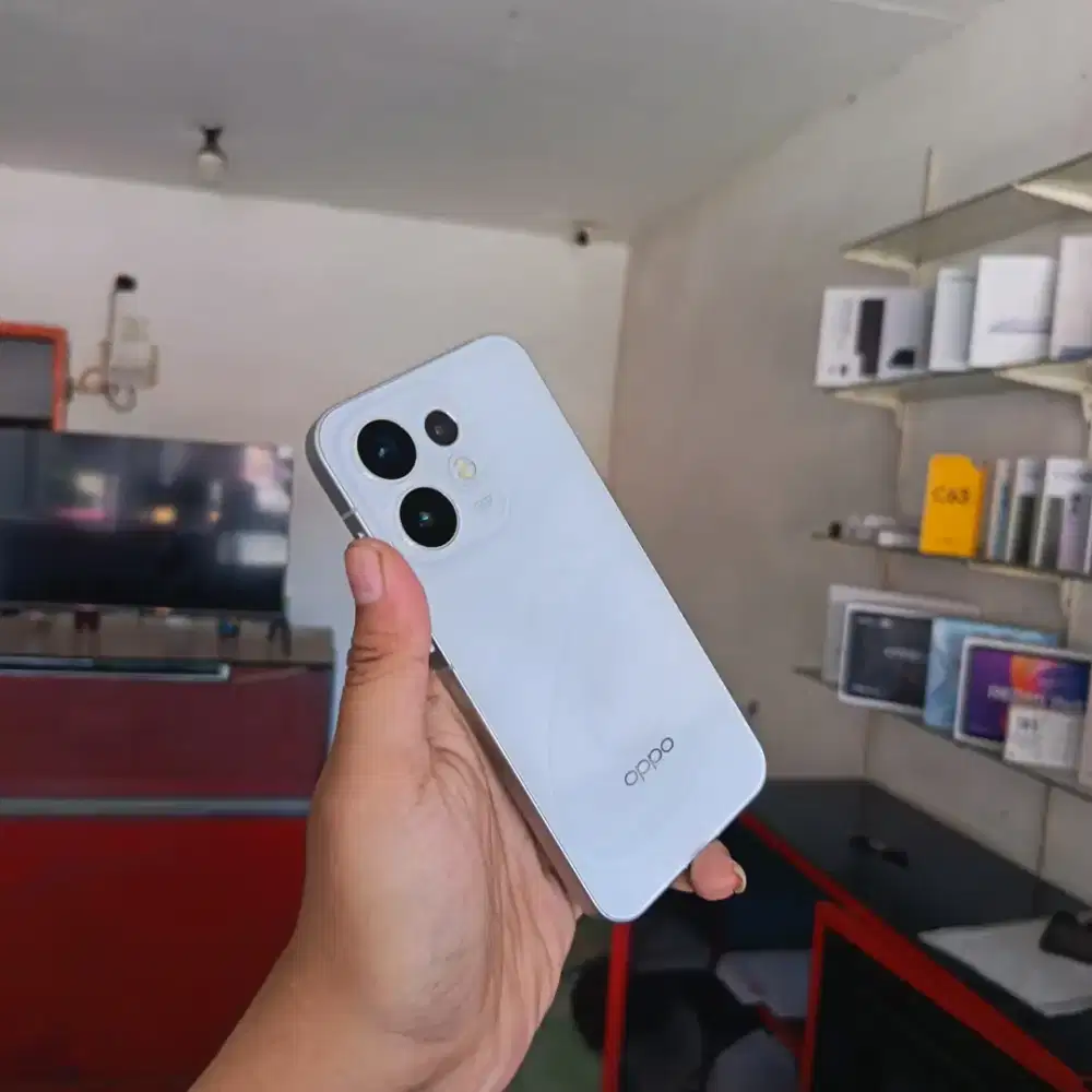 Oppo Reno 16 5G 12/256 like new garansi panjang. TT juga bisa