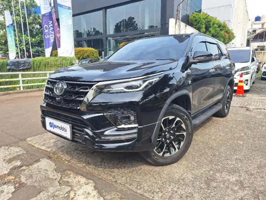 Toyota Fortuner 2.8 4x2 GR Sport DSL Solar-AT 2022 Hitam CFJJB