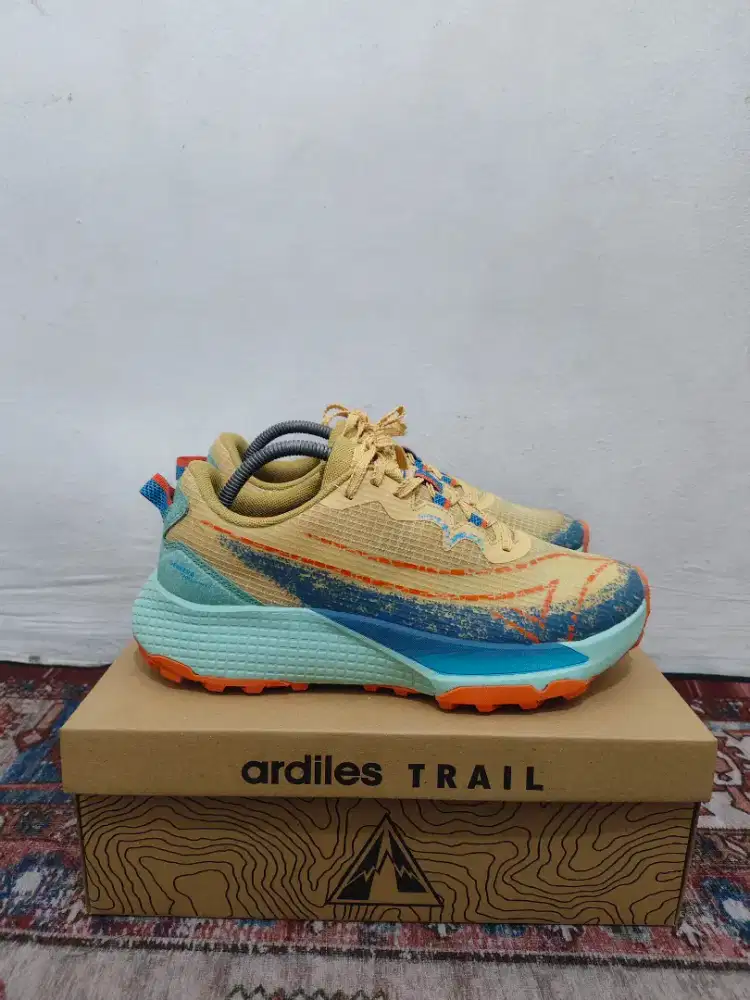 sepatu trail running hiking ardiles , 910 ortuseight eiger adidas hoka