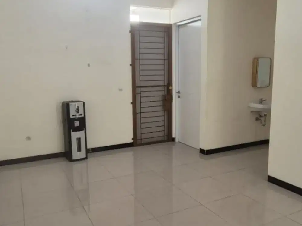 Rumah Minimalis di Taman Kopo Indah 5, Sherwood