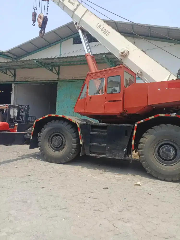 ROUGHTER CRANE 50 TON  TADANO