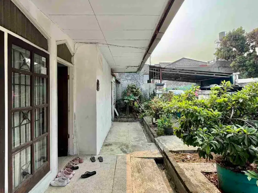 RUMAH LAMA DI CIRENDEU CIPUTAT TANGERANG SELATAN