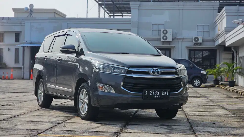 Toyota Innova Reborn 2.4 V AT 2016 Diesel Tangan Pertama