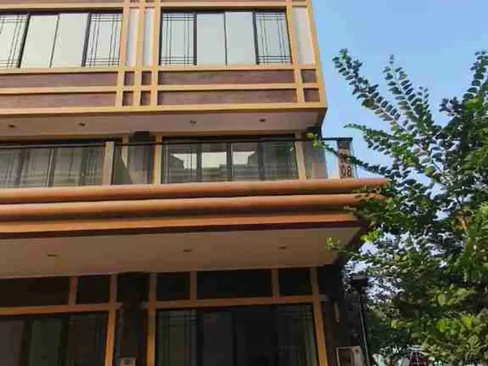 Rare! Rukan 3 Lantai di CBD Boulevard Gree Lake City High Traffic, Dekat Tol Harga 5,5M