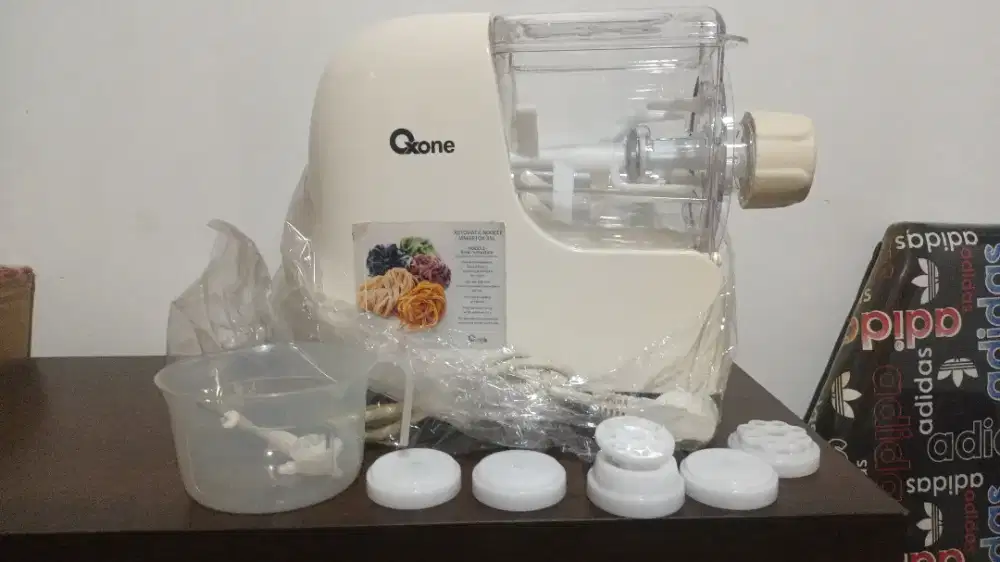 Automatic Noodle Maker , pasta merk Oxone OX 356