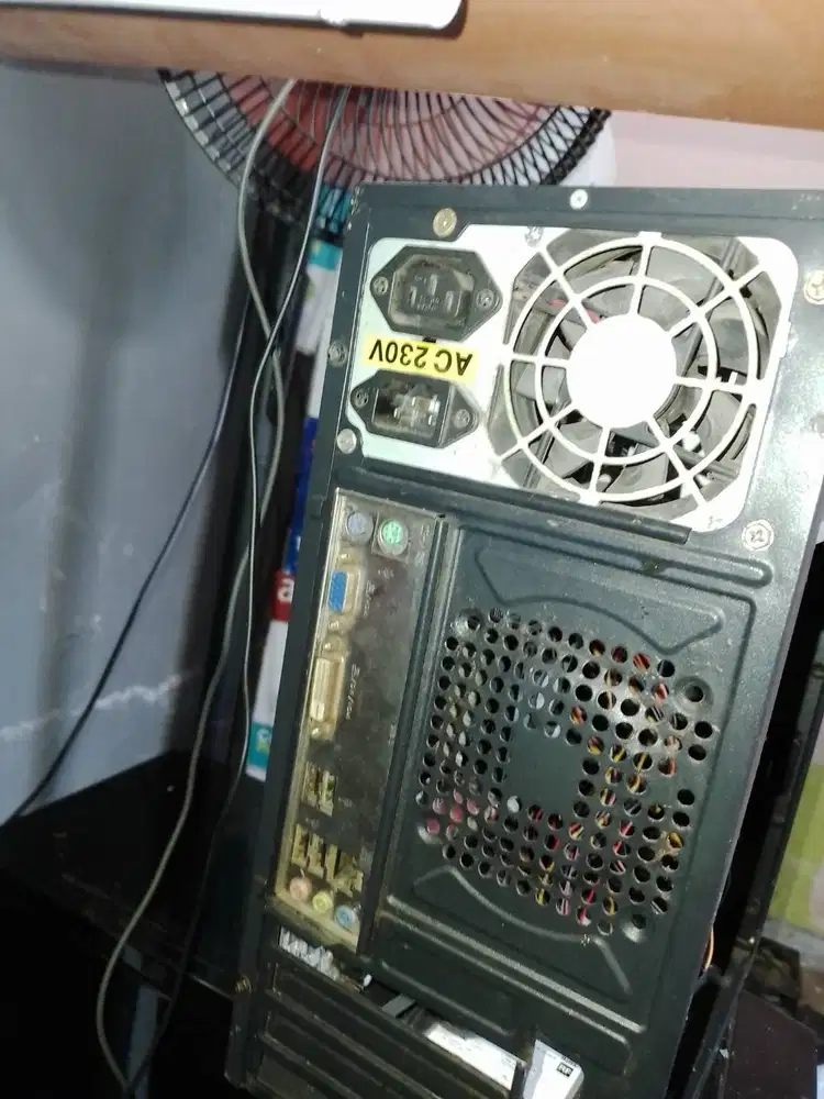 CPU Komplit AMD A6-6400K 2 CPUs 3.9 Ghz RAM: 2 GB Hard Disk 250 GB