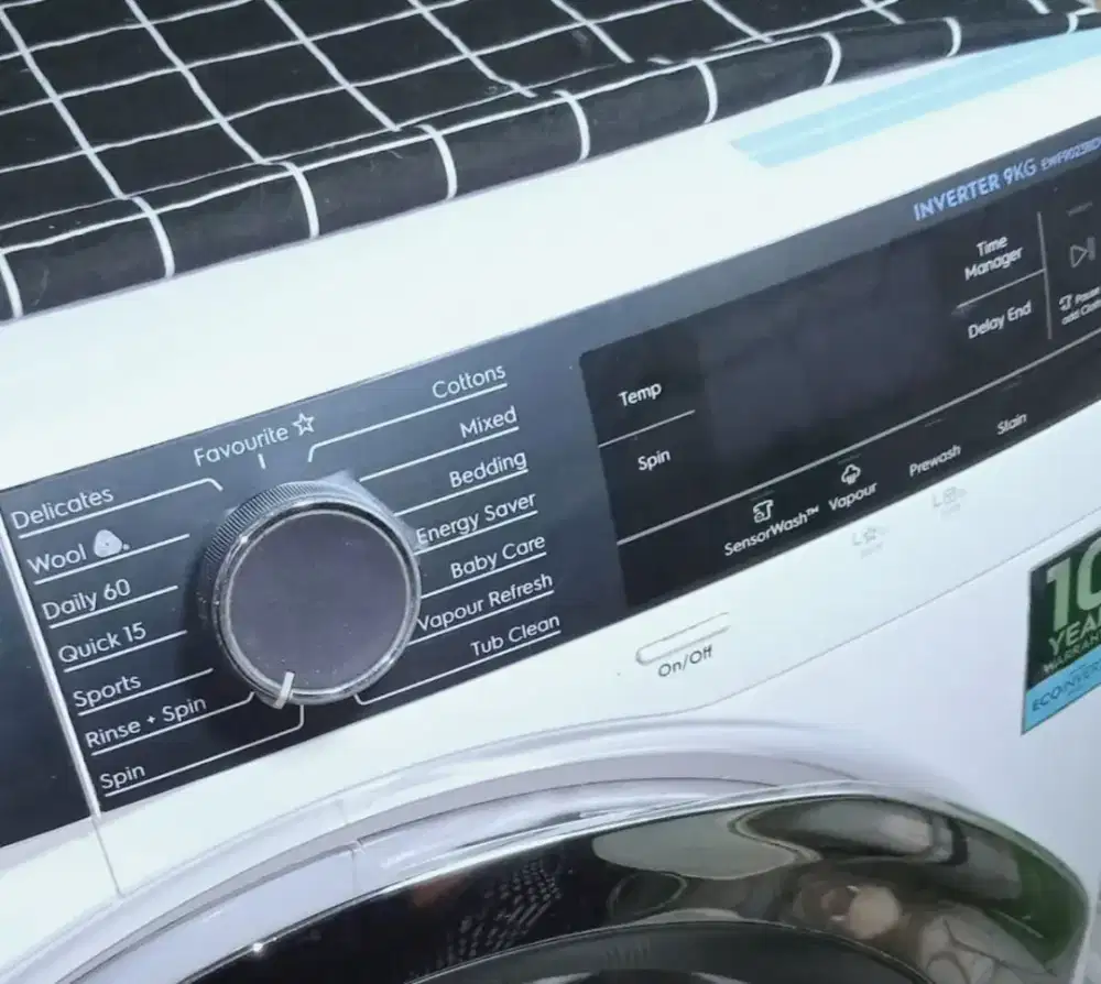 Jual cepat Bu Mesin cuci frontloading Electrolux kap 9kg,like mew