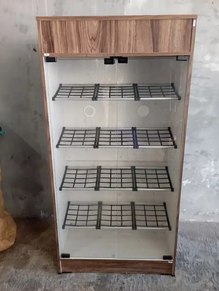 lemari sepatu kaca magnet