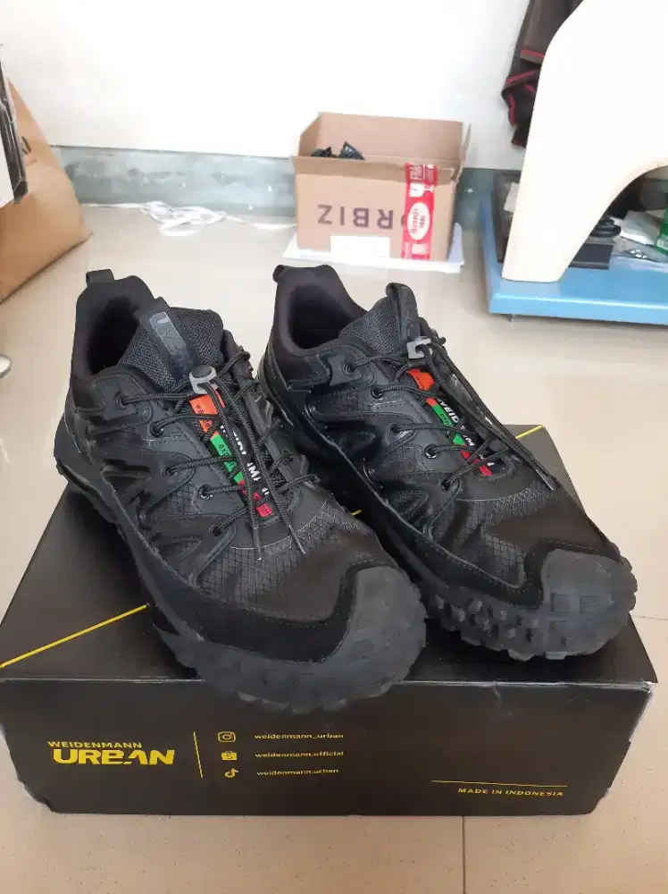 Sepatu Outdoor/Gunung Weidenmann (44) BARU