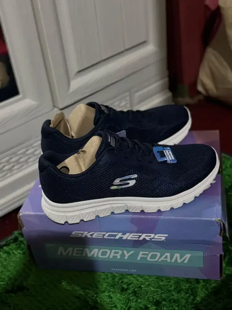 Sepatu running wanita skechers  graceful 4.0
