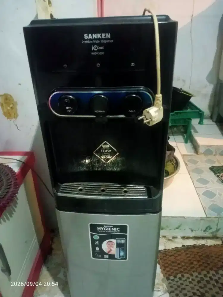 Dispenser ice cool merk sanken
