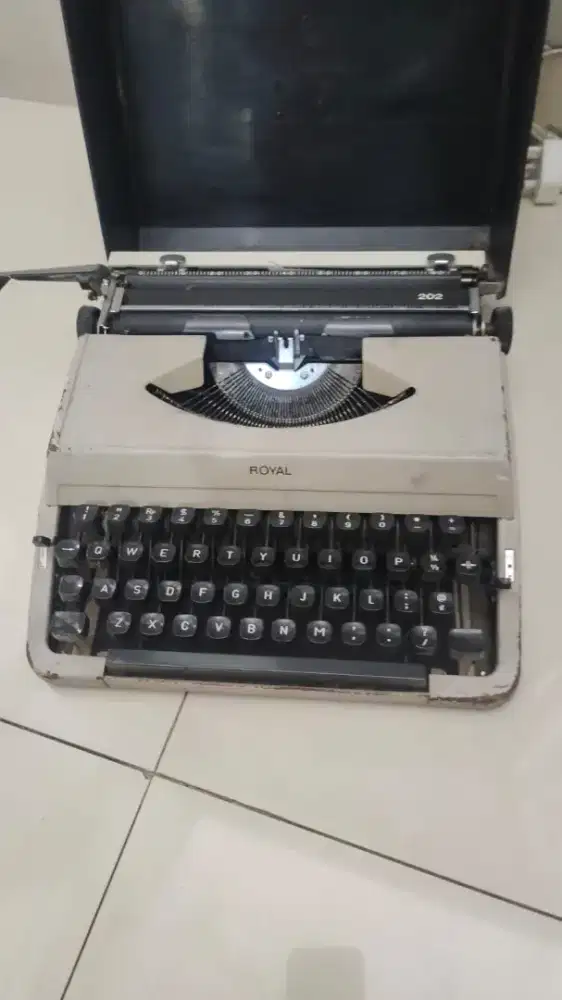 Mesin Tik Royal 202 - Vintage /jadul