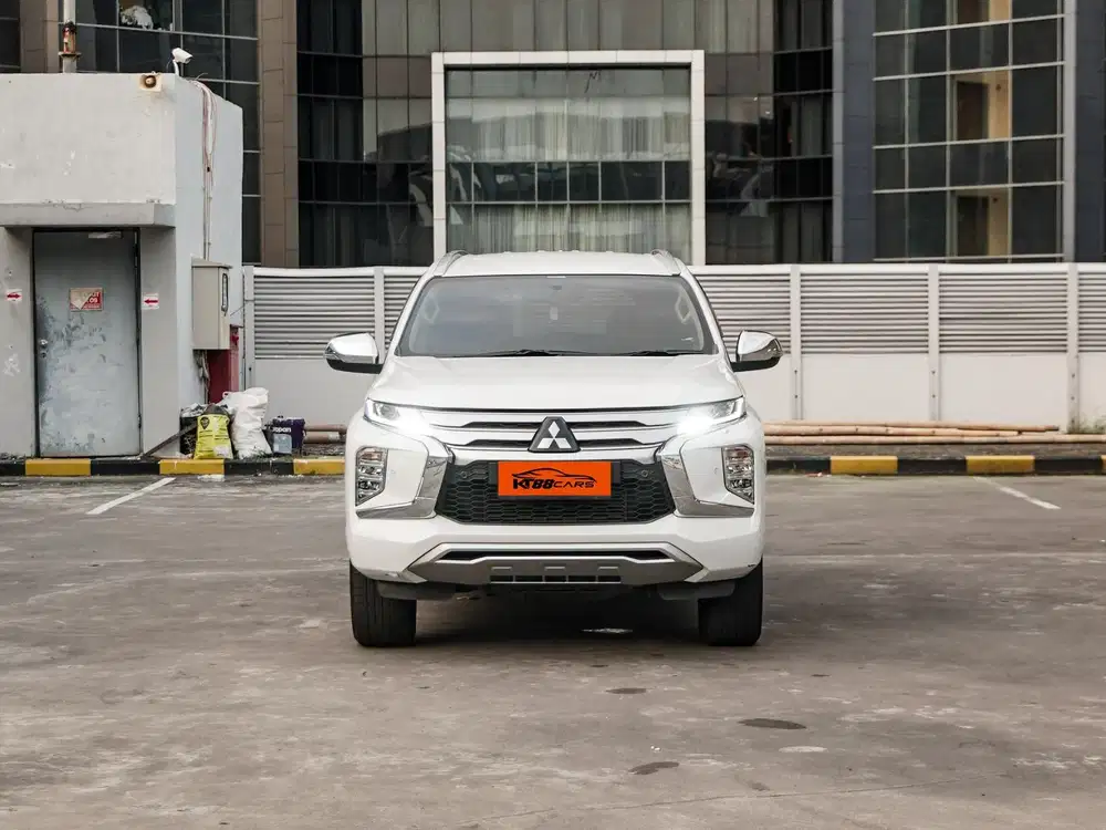 Mitsubishi Pajero Dakar Ultimate 4x2 Putih 2022