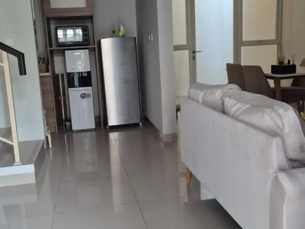 Disewakan rumah murah full furnished 2 lantai di Cluster South Mississippi Jakarta Garden City Jakarta Timur siap huni minimalis modern