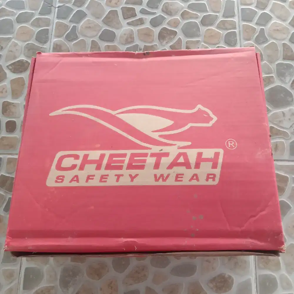 Sepatu sefty Merk cheetah ORI