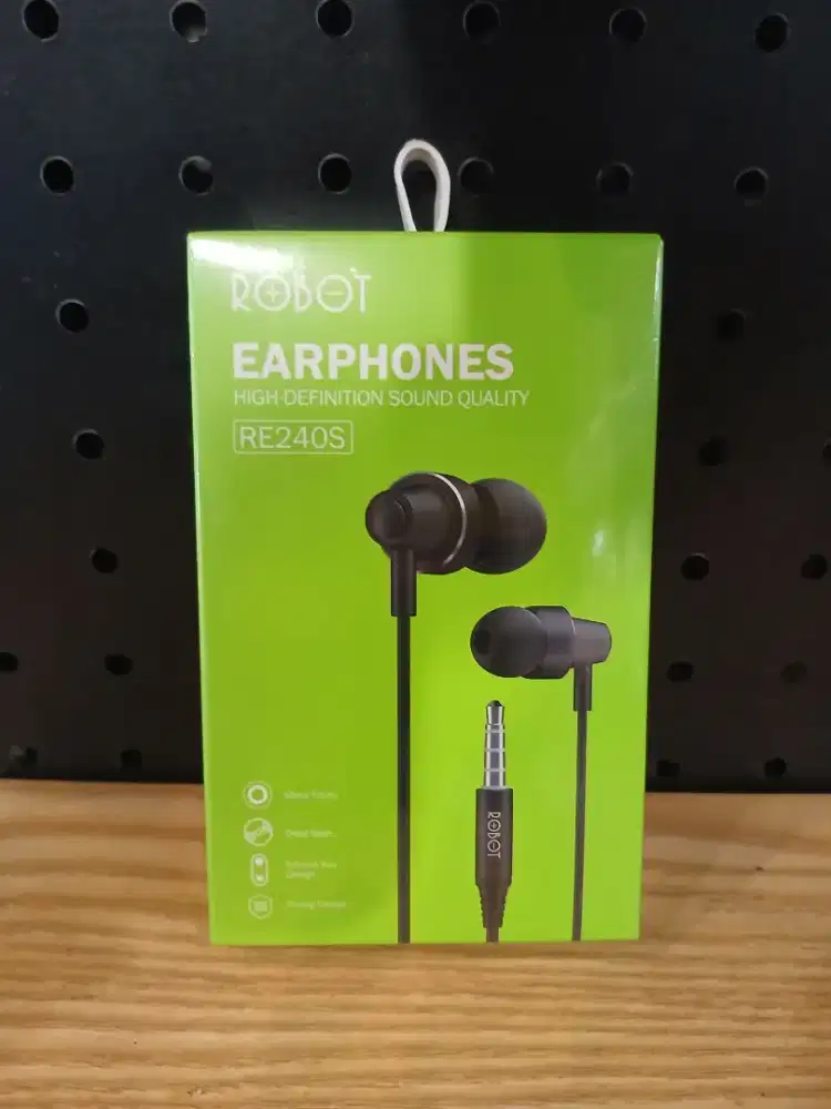 Robot RE240s Earphone In-Ear Deep Rich Bass Metal Wired - DARK/BLACK