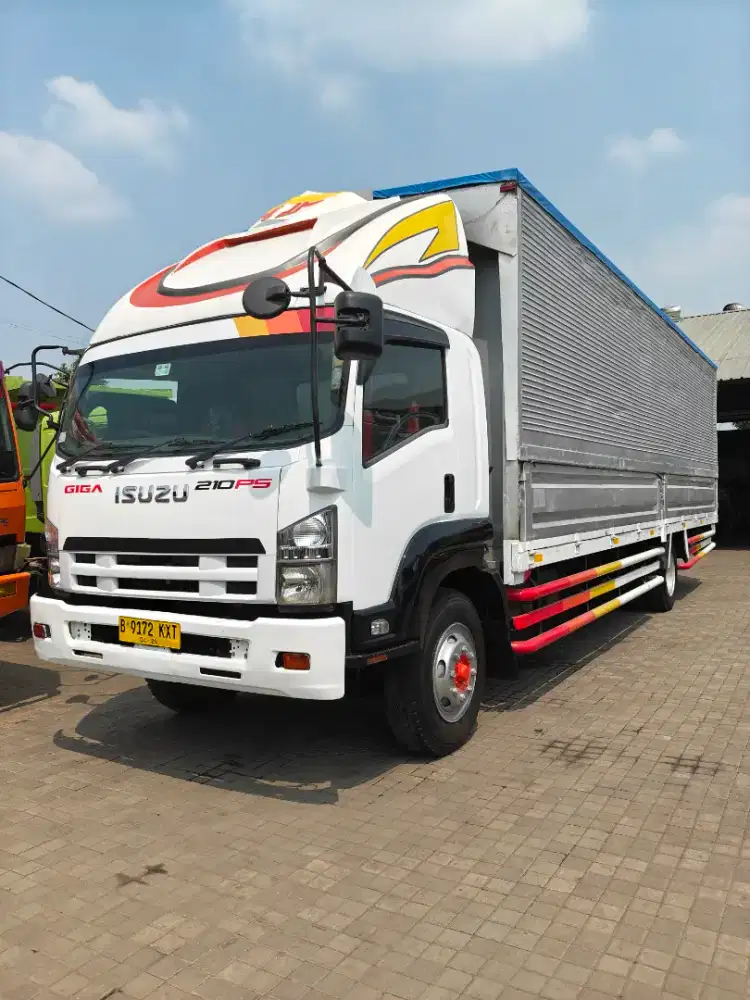 Wing box izuzu FTR 90 T 210 ps