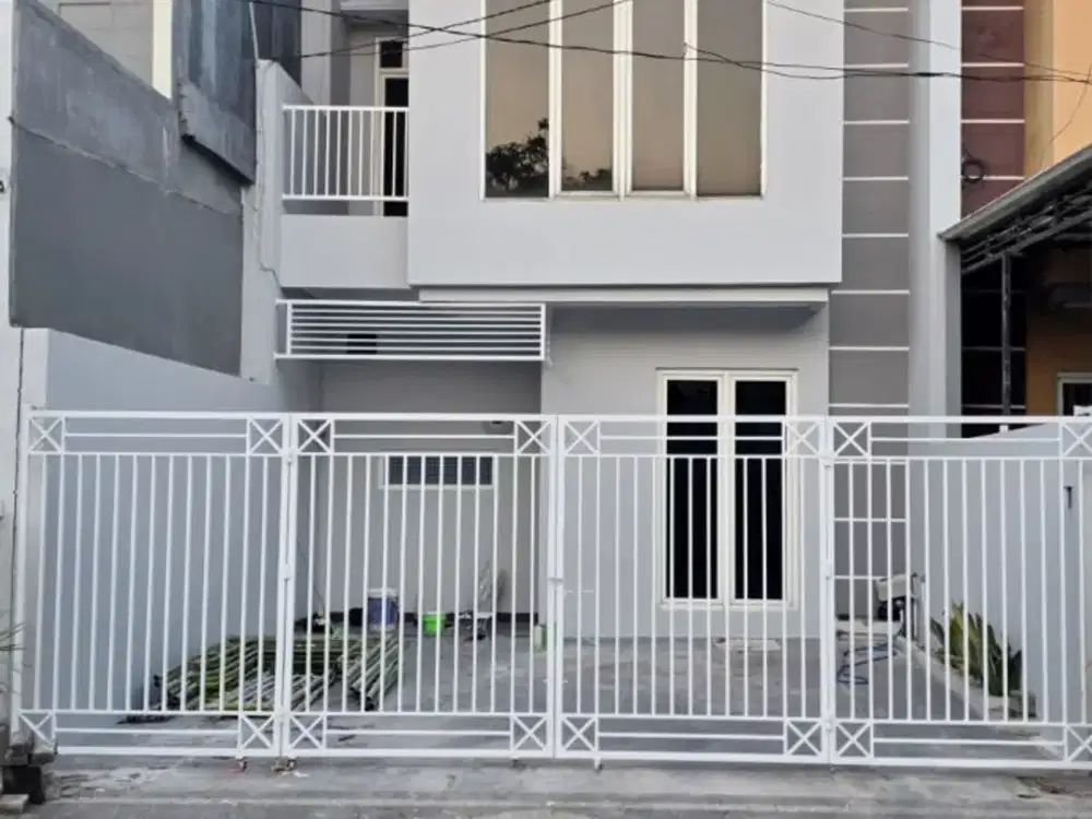 DISEWAKAN RUMAH 2 Lantai Minimalis Kosongan Daerah Keputih, Perumahan Bumi Marina Emas Surabaya Timur