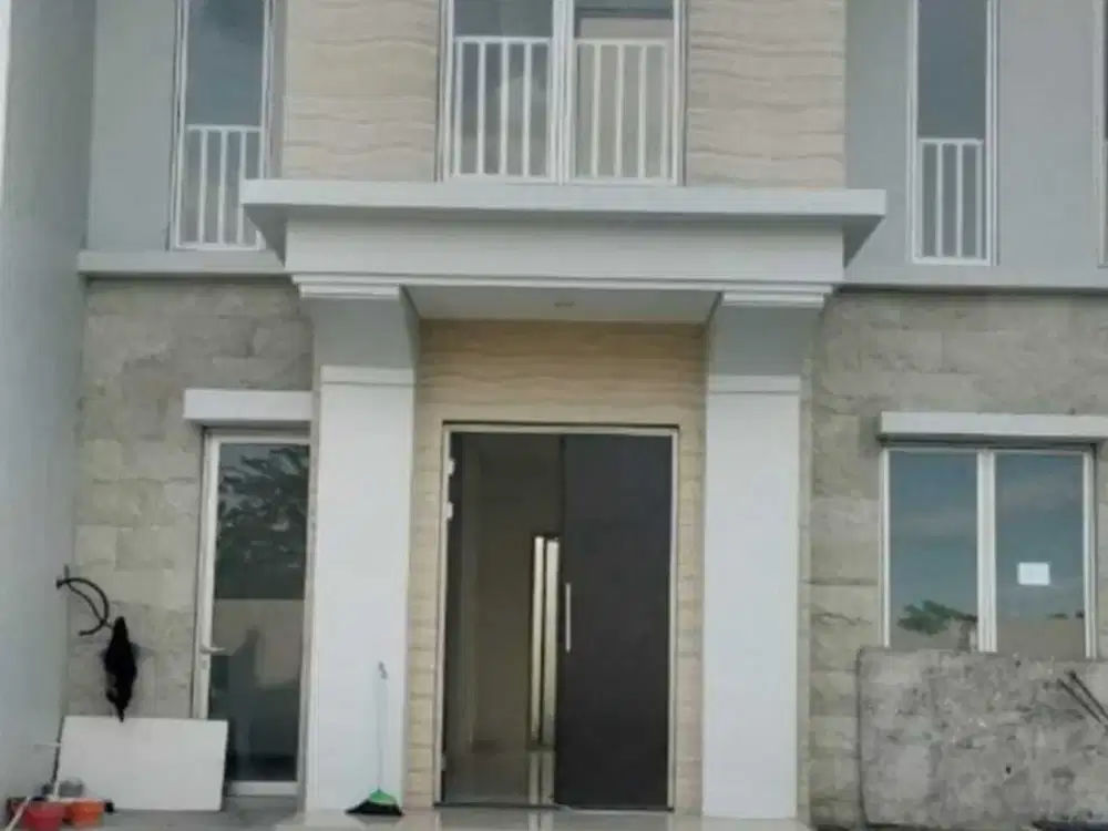 Rumah Greenland Residence Gresik 2 Lantai Hadap Timur