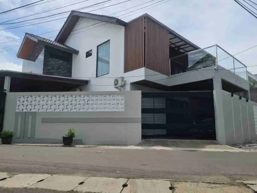 Rumah mewah Semi furnish 2 Lantai di 
Kelapa Gading  Jakarta Utara