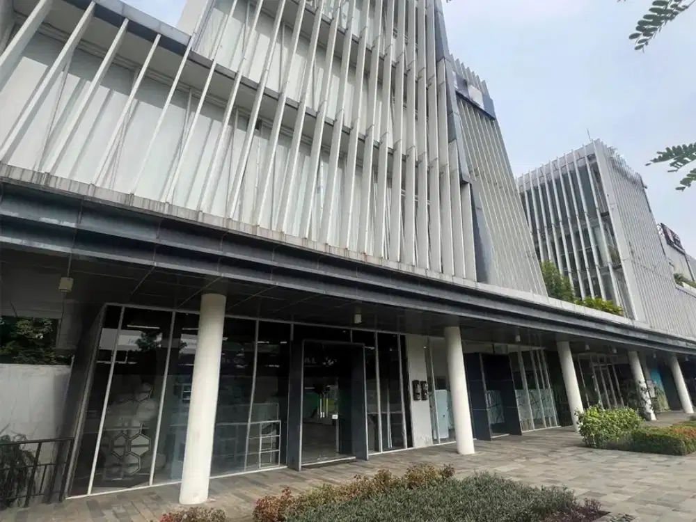 Gedung Komersial Siap pakai di Foresta Business Loft BSD Dekat Akses Tol