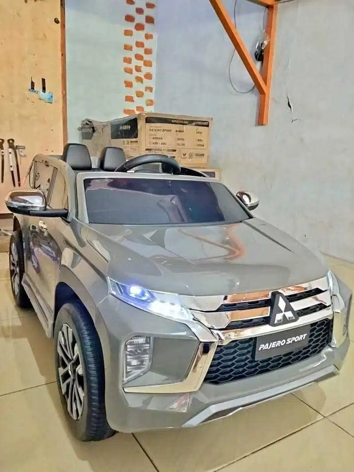 Mainan Mobil Aki Anak Mitsubishi Pajero PMB M 8899B BAN KARET
