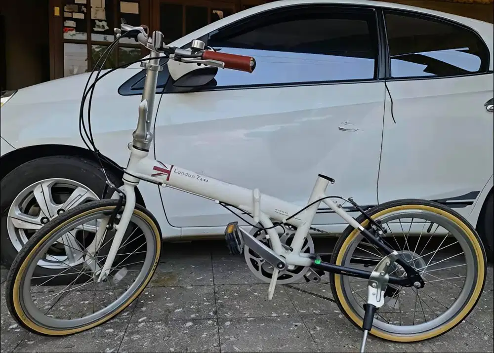 Sepeda lipat london Taxi limited edition white