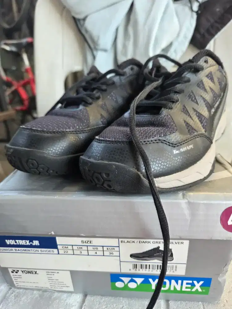 Sepatu anak yonex voltrex jr ukuran 36
