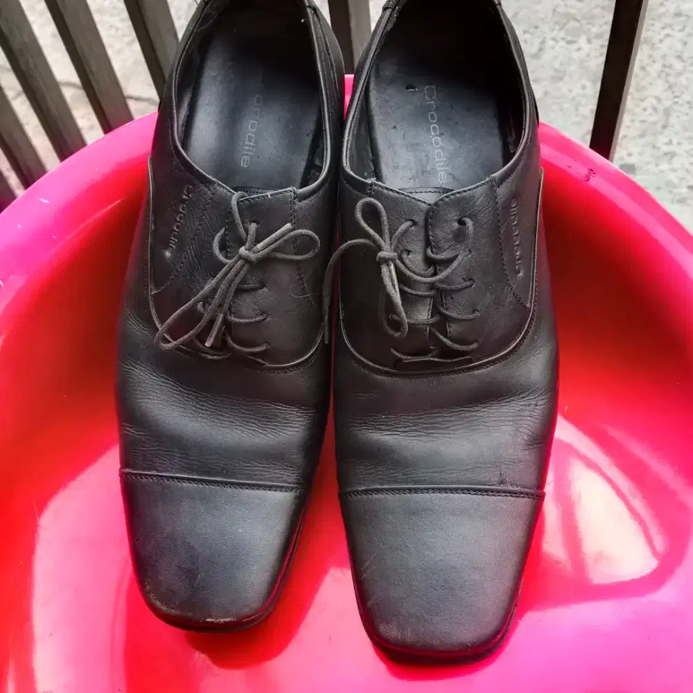 Sepatu crocodile
