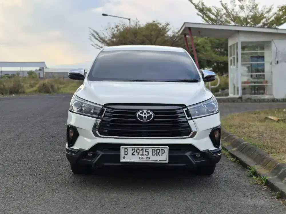 Toyota Innova Venture AT Diesel Th : 2022 Istimewa