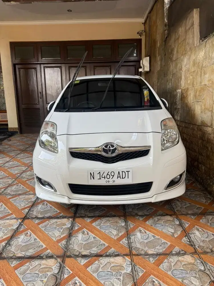 Toyota Yaris S Limited 2010 pmk 2011